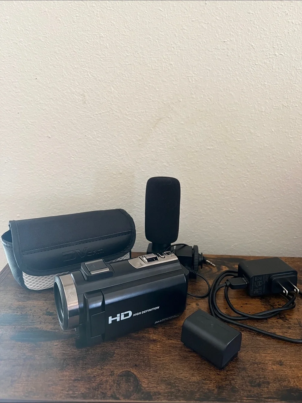 HD Digital Video Camera Camcorder Microphone Battery